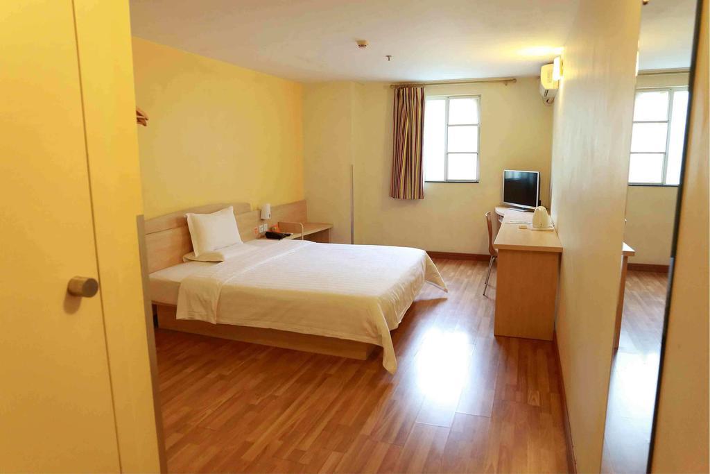 Hotel 7Days Premium Chongqing Hongqihegou Camera foto
